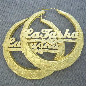 Personalized 10k solid gold round door knocker hoop earrings with custom name plate and diamond-cut heart